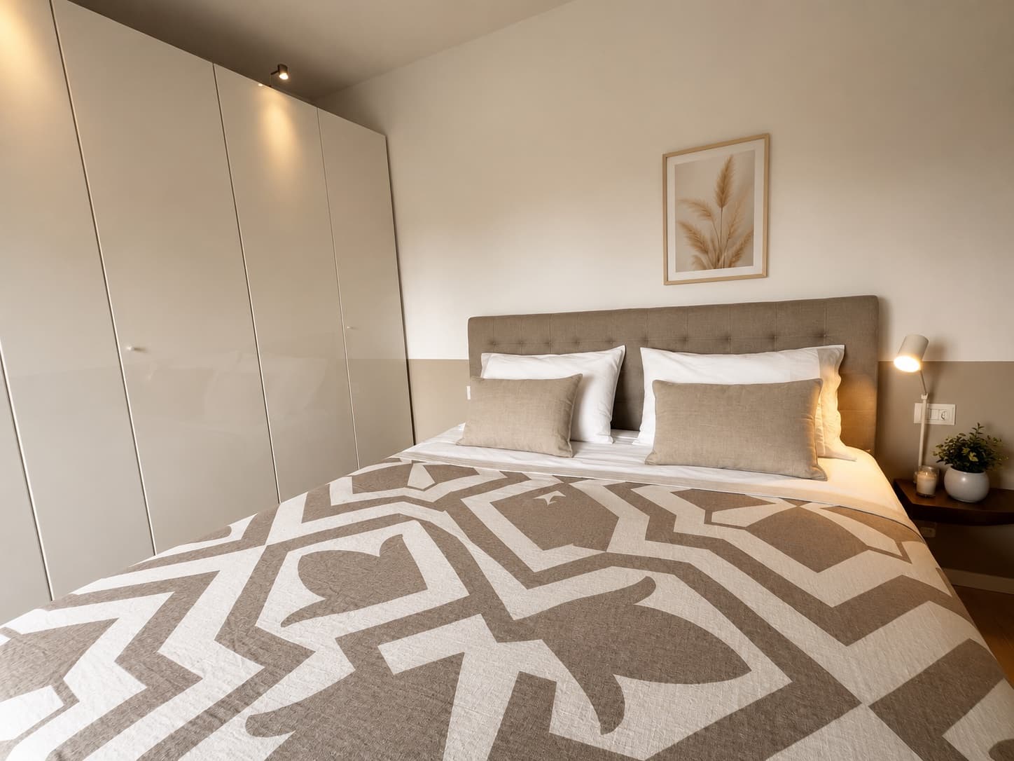 Modernisiertes Seehaus mit Dachterrasse — Maccagno