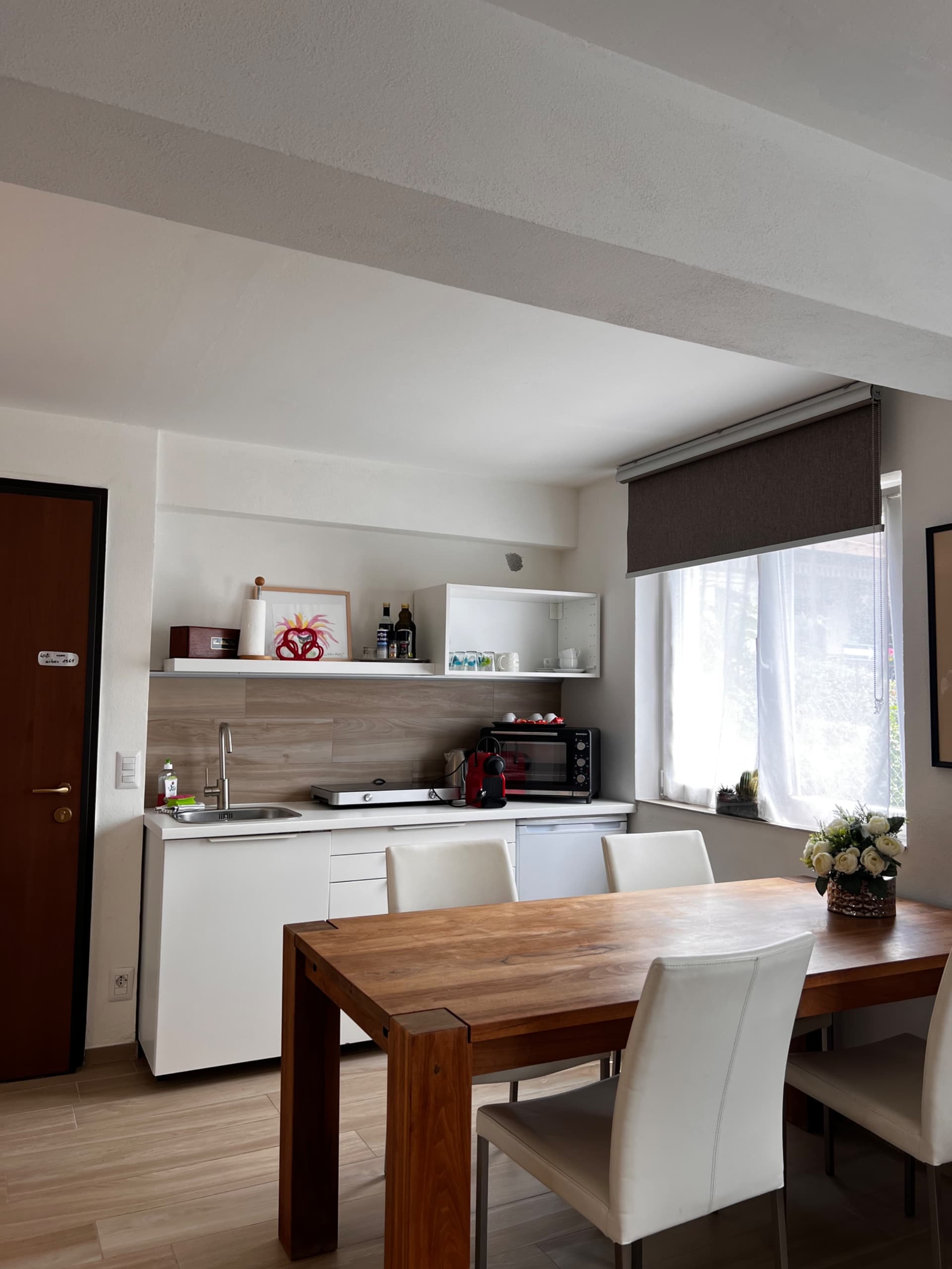 Modernisiertes Seehaus mit Dachterrasse — Maccagno