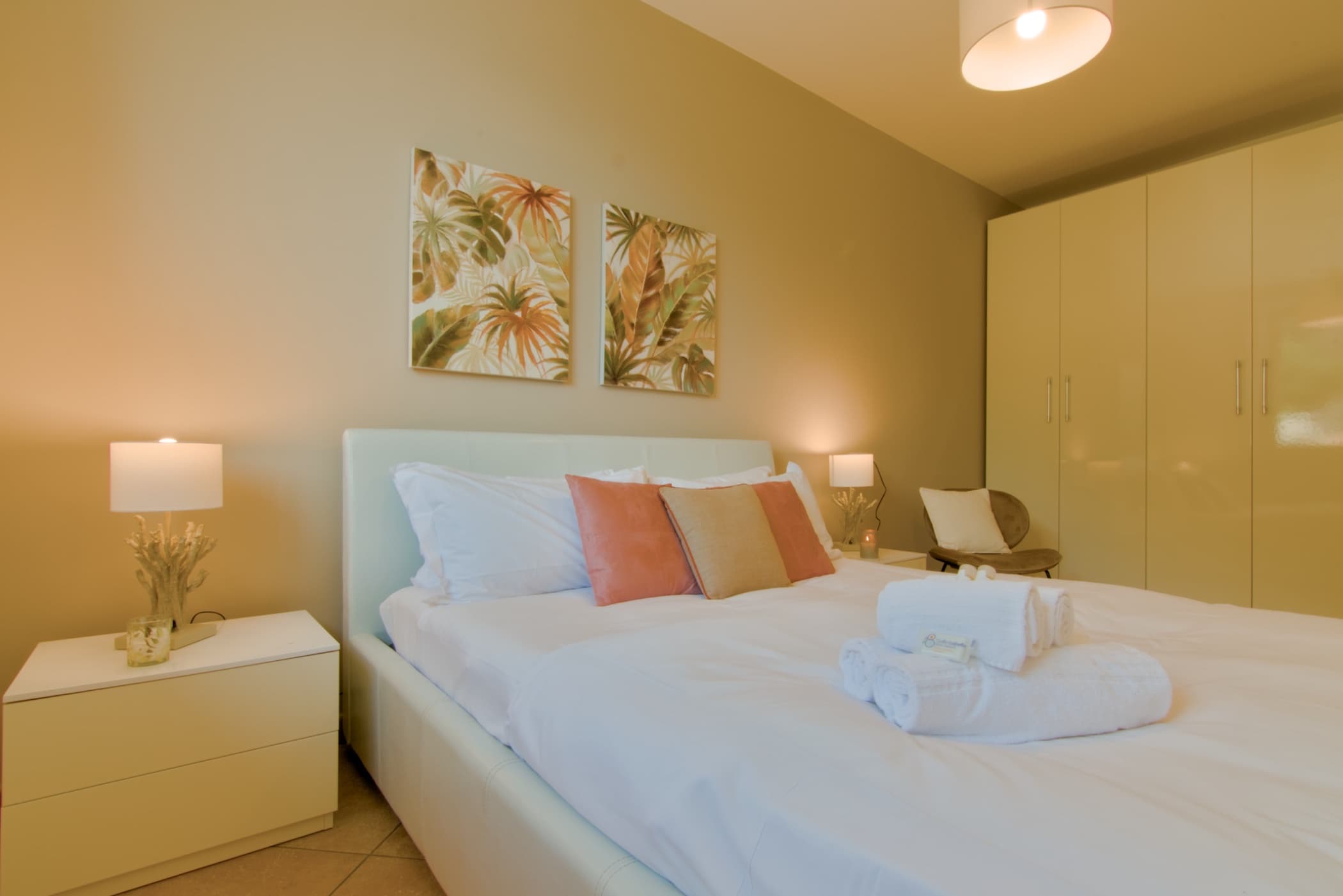 Moderne 4 Zimmer Wohnung direkt am Hafen Golfo Gabella