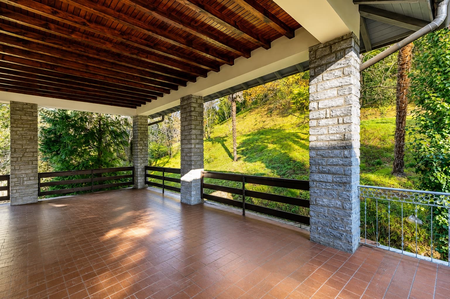 Exklusive Villa mit Seeblick am Lago Maggiore — Luino