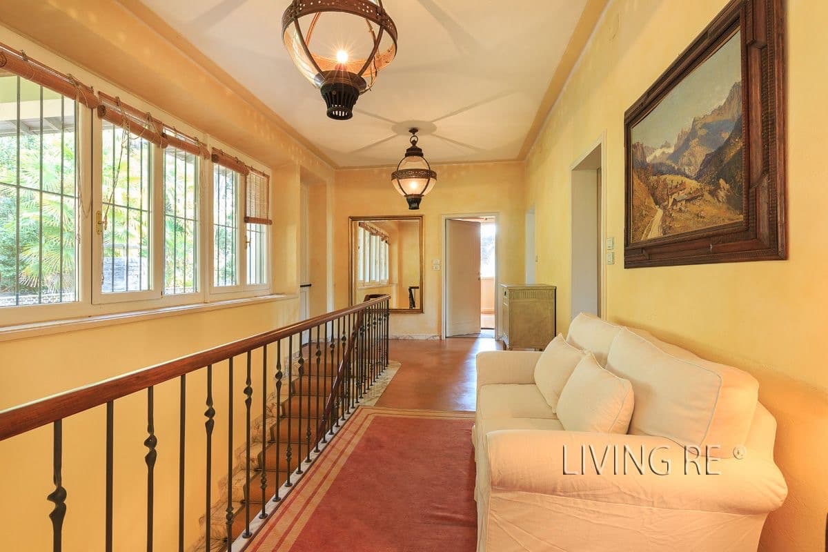 Exklusive Villa mit Seeblick am Lago Maggiore — Luino