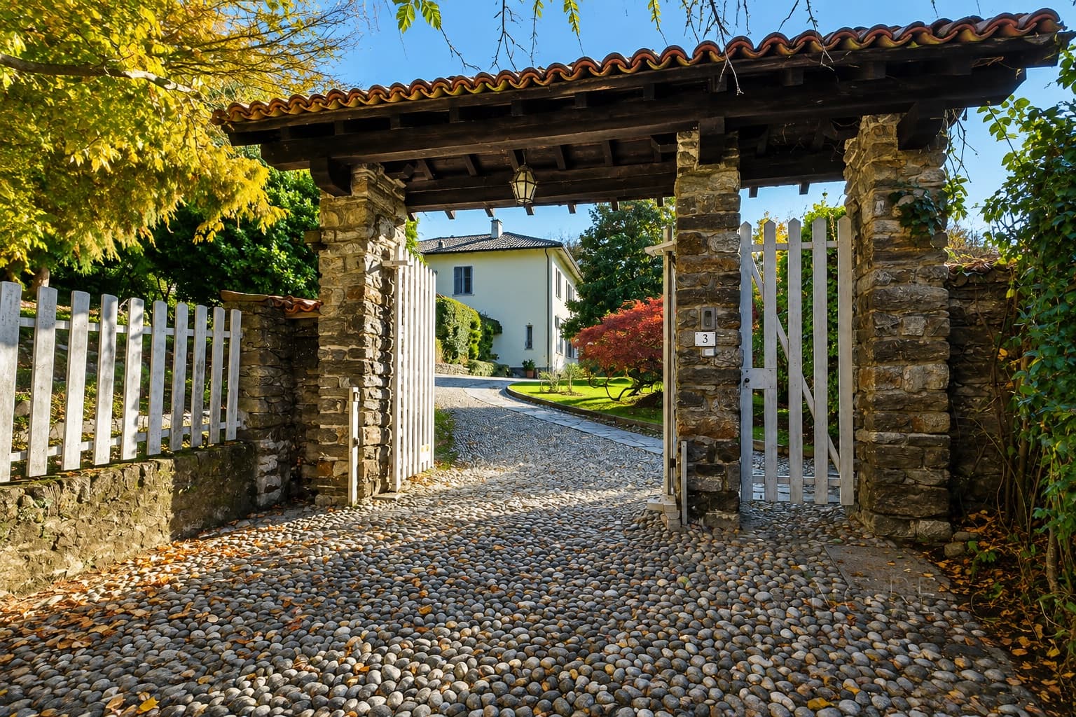 Exklusive Villa mit Seeblick am Lago Maggiore — Luino