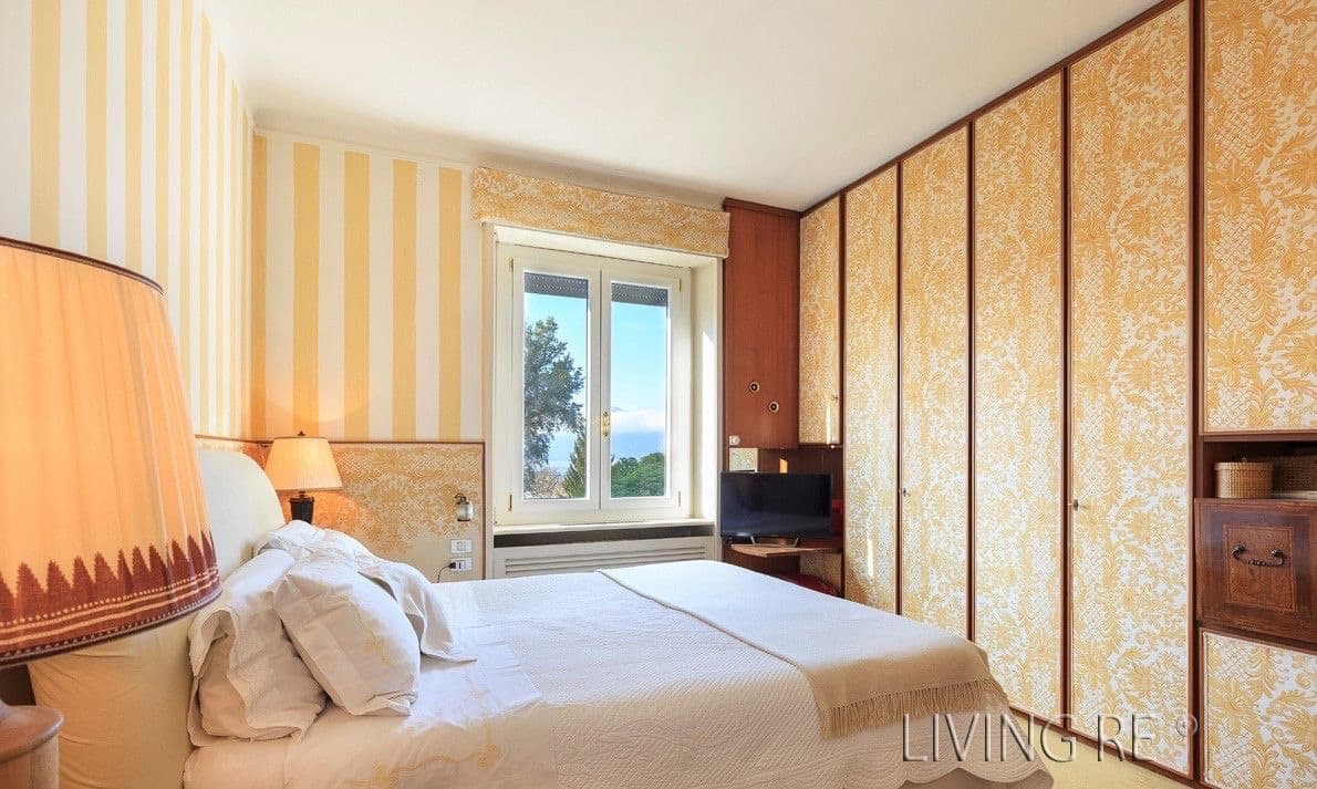 Exklusive Villa mit Seeblick am Lago Maggiore — Luino