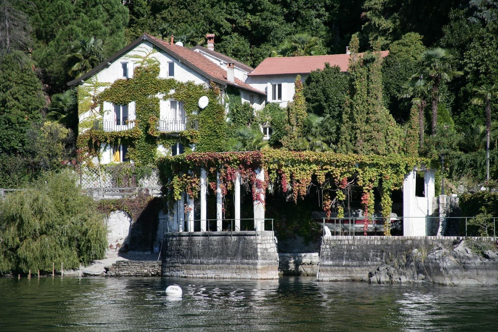 Exklusive Villa mit Seeblick am Lago Maggiore — Luino