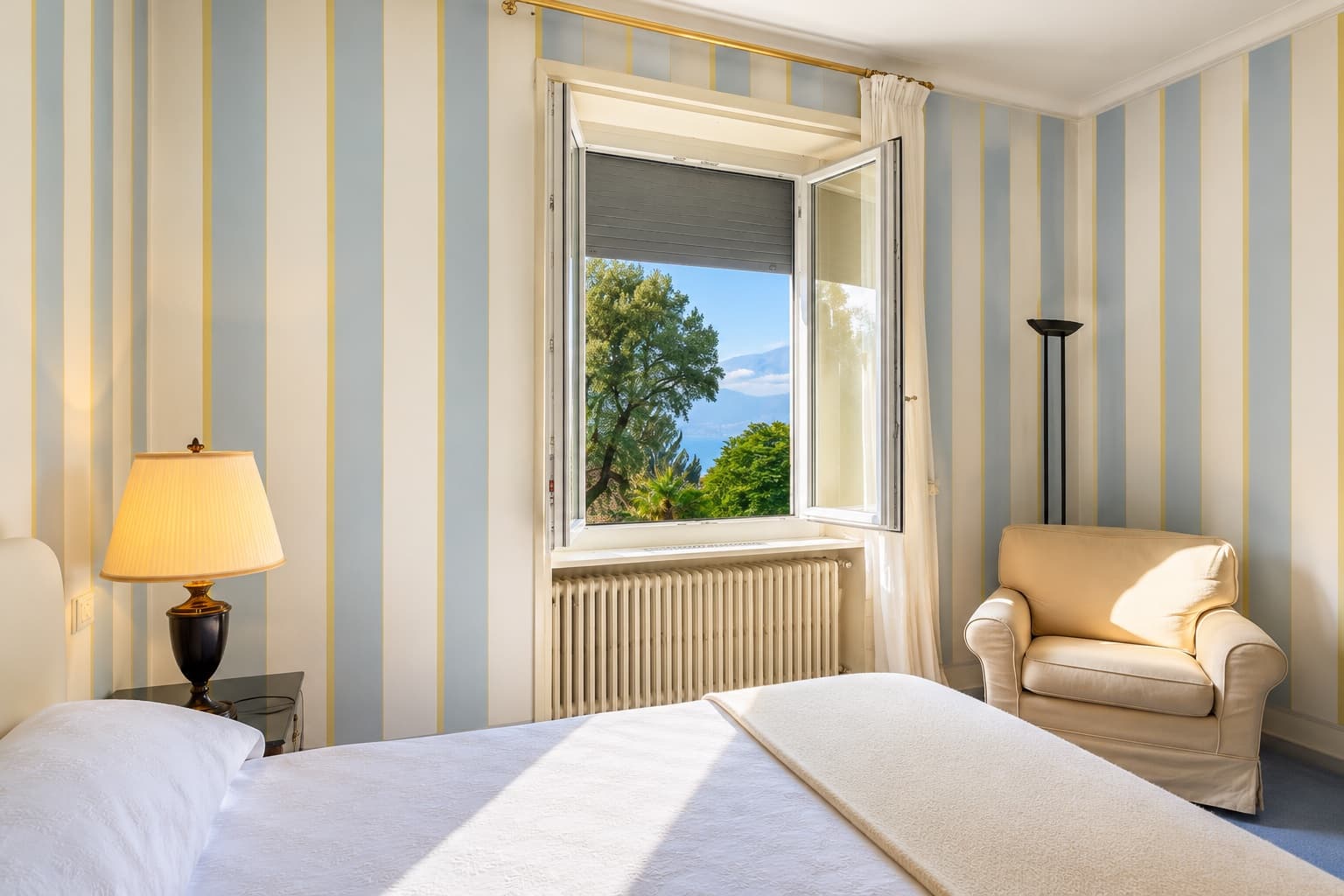 Exklusive Villa mit Seeblick am Lago Maggiore — Luino
