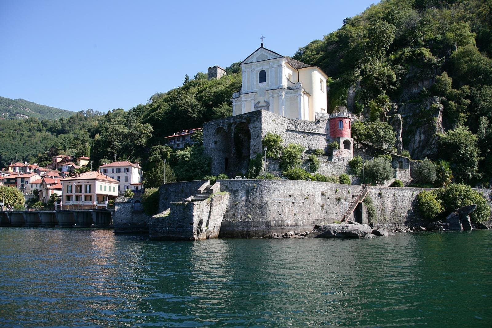 Exklusive Villa mit Seeblick am Lago Maggiore — Luino