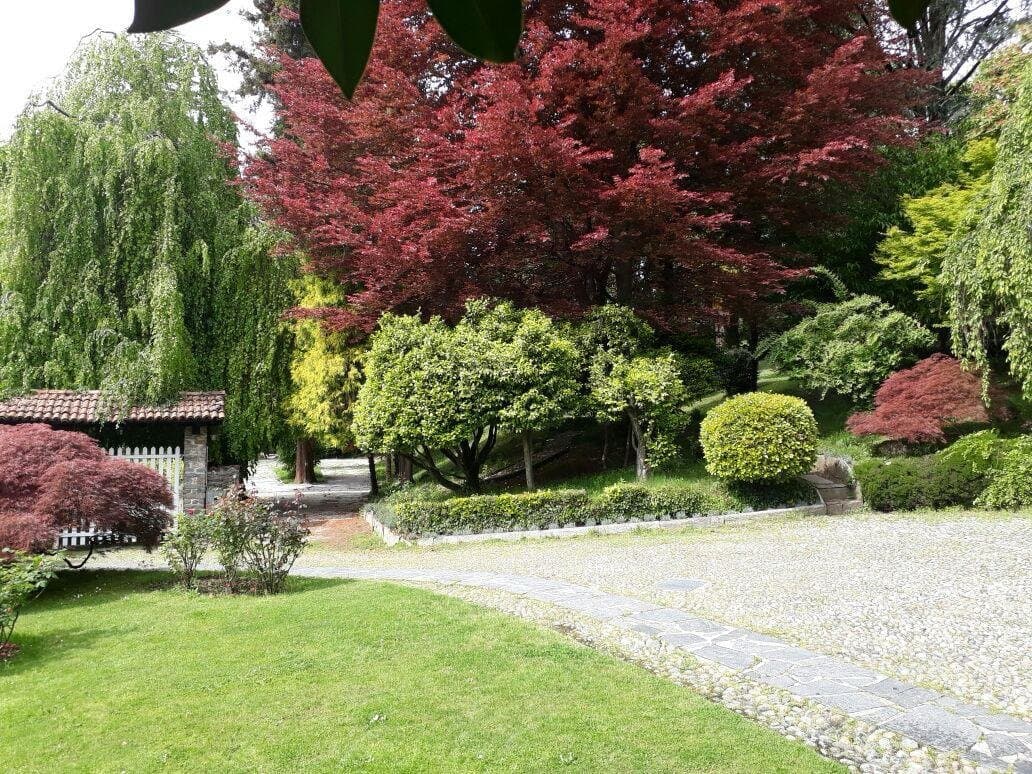 Exklusive Villa mit Seeblick am Lago Maggiore — Luino