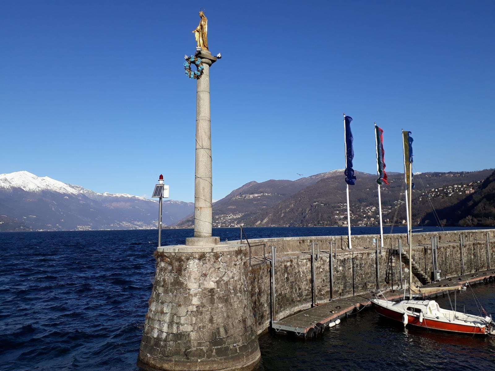 Exklusive Villa mit Seeblick am Lago Maggiore — Luino