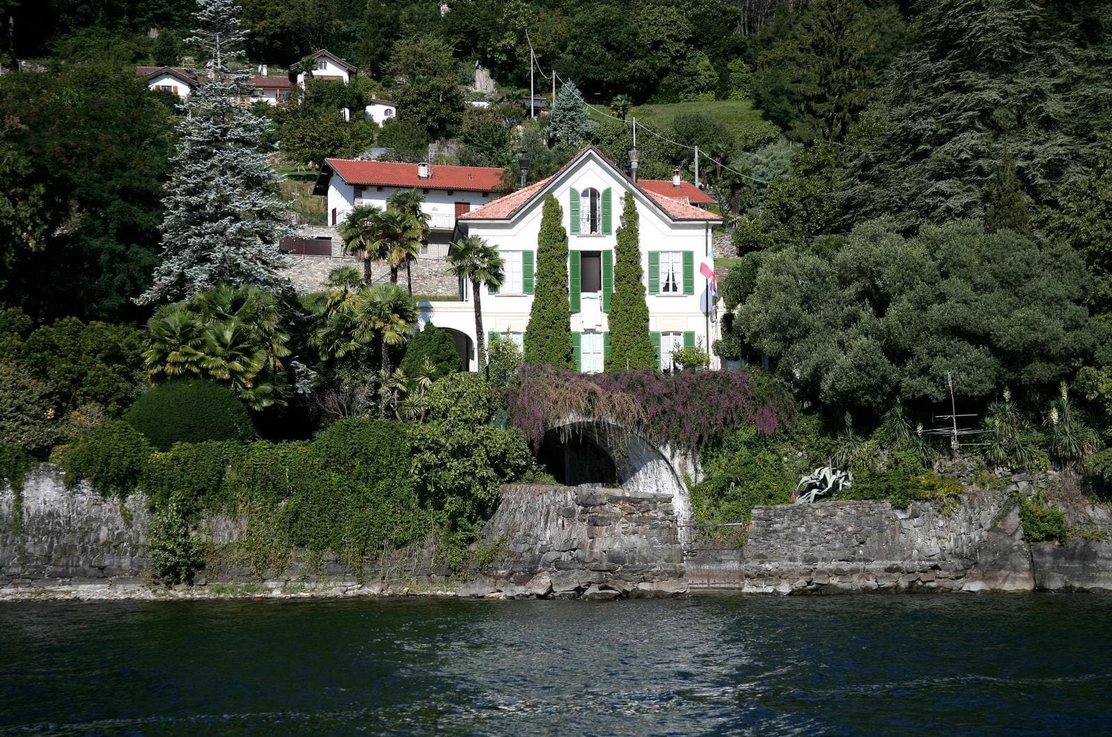 Exklusive Villa mit Seeblick am Lago Maggiore — Luino